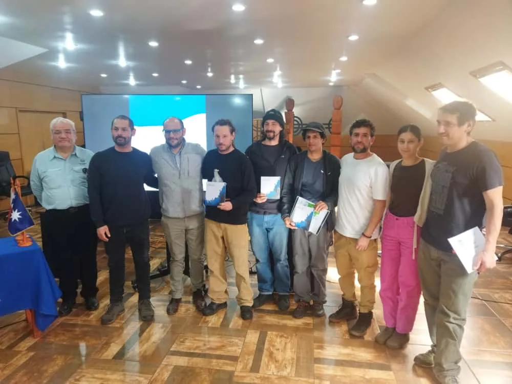Arriba Magazine entregó premio a las mejores imágenes deportivas de montaña – Website de la Municipalidad de Pucón